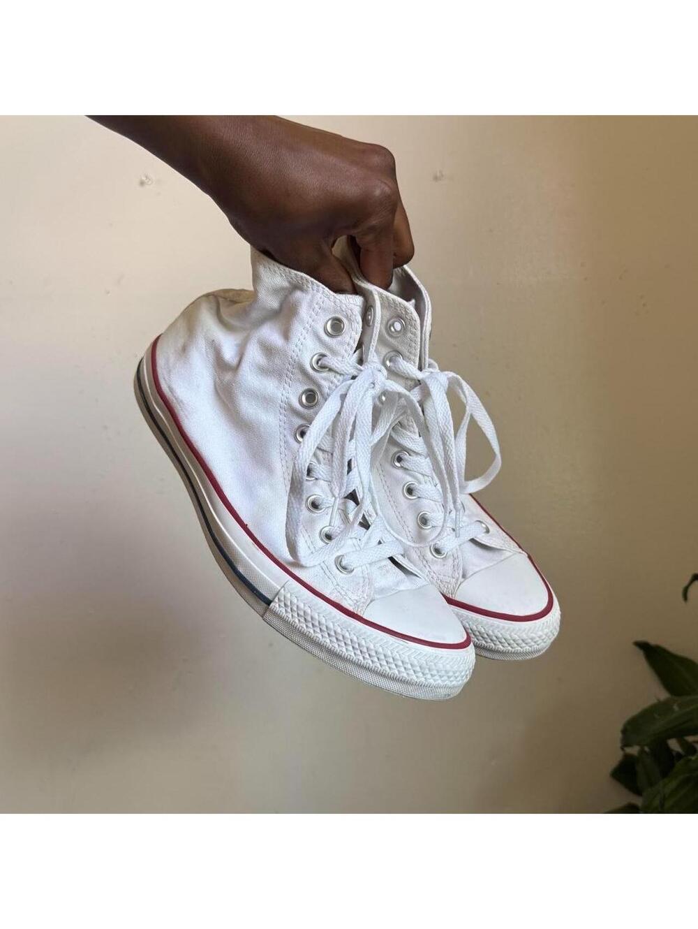 Converse Chuck Taylor All Star Classic White Canvas High Top Sneakers Women’s 10